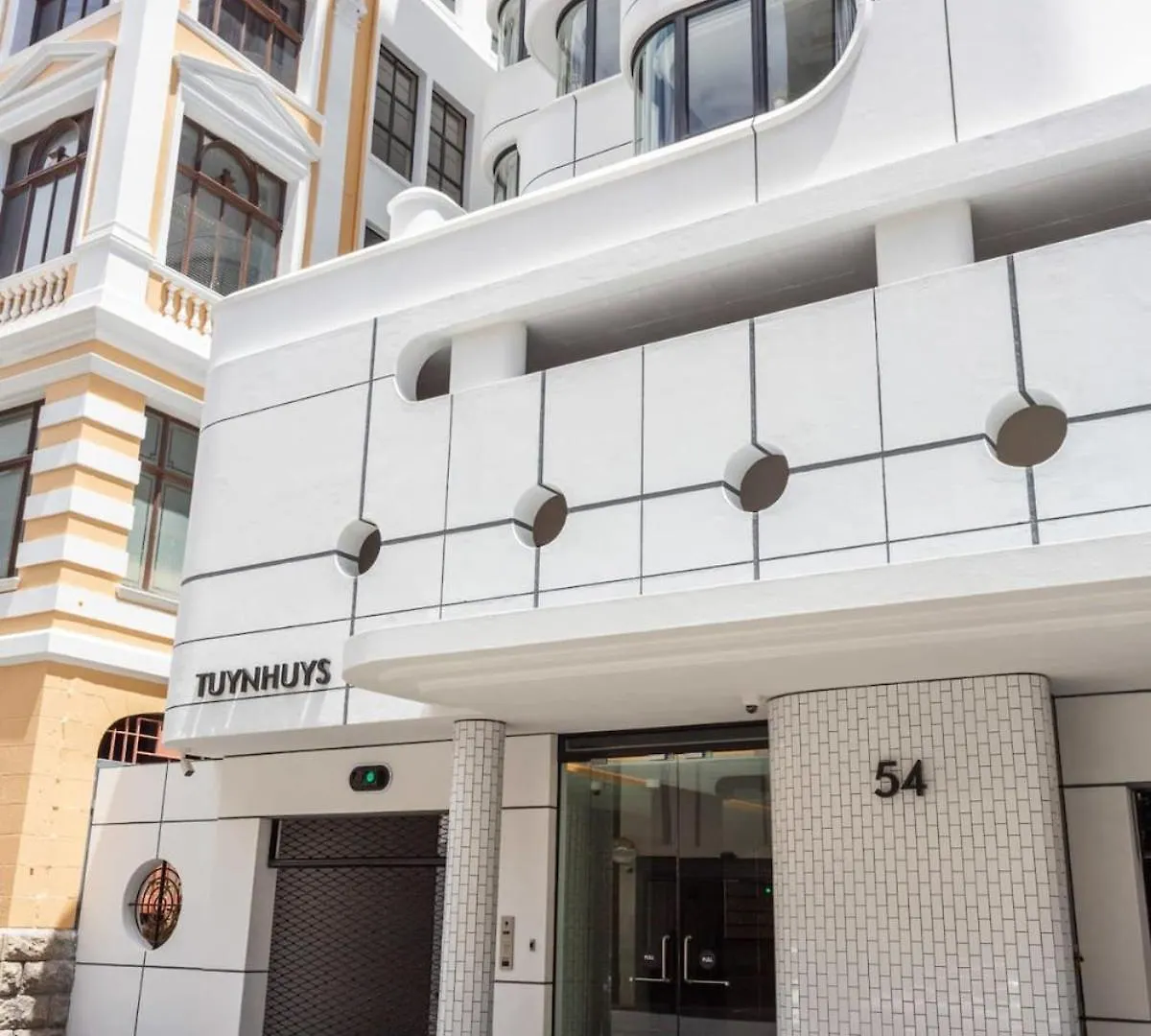 Minimalist Beauty Walk To Restaurants And Shops Apartment Cape Town South Africa